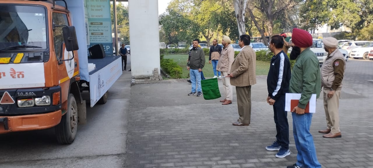 The EVM demonstration van was run in the district regarding the awareness of the upcoming Lok Sabha elections-2024